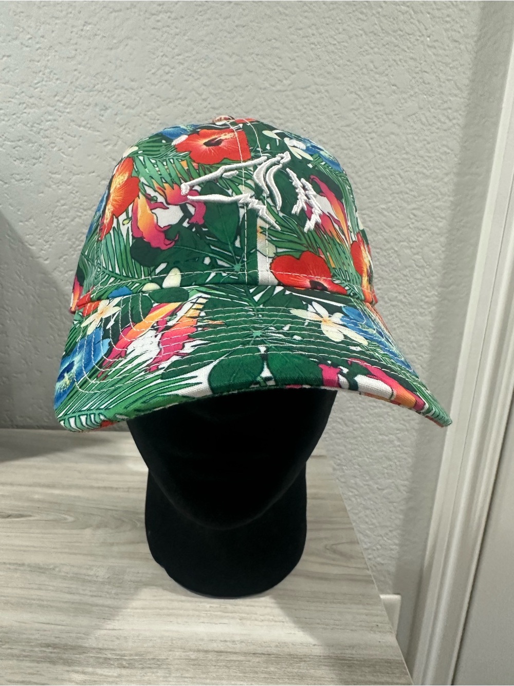 New Era 9TWENTY Grey Wolf Golf Course  Canada . Floral Woman’s Rare